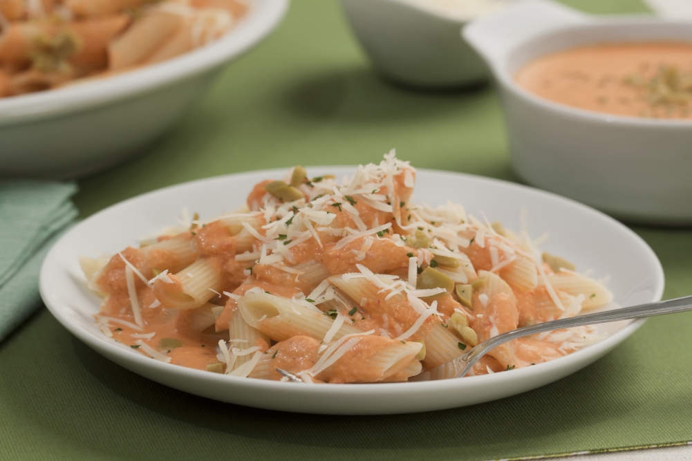 Penne ao creme de tomate e pimentão