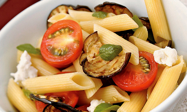 Penne com berinjela