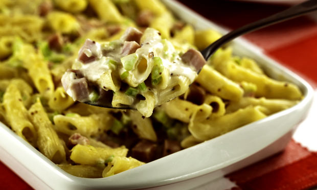 Penne gratinado com presunto