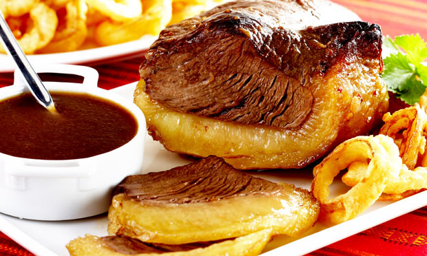 Picanha com mel, gengibre e anéis de cebola