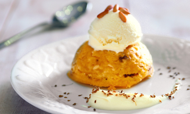 Polenta doce com passas e queijo