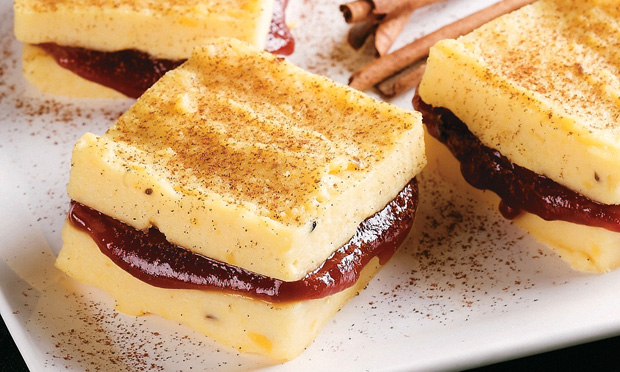 Polenta doce com goiabada