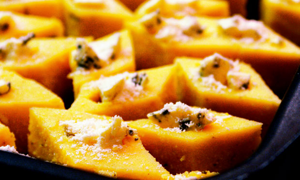 Polenta Gratinada com Gorgonzola