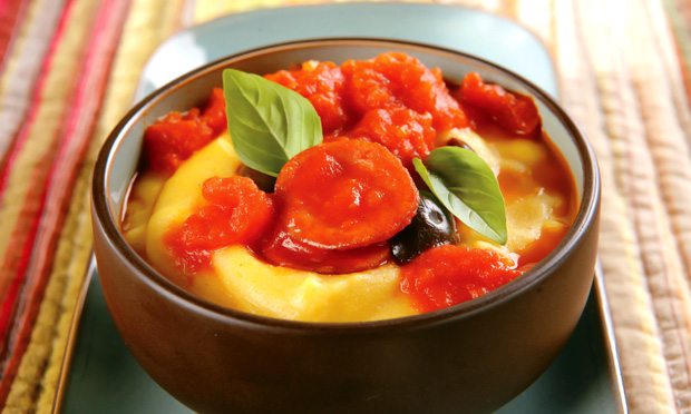Polenta com linguiça