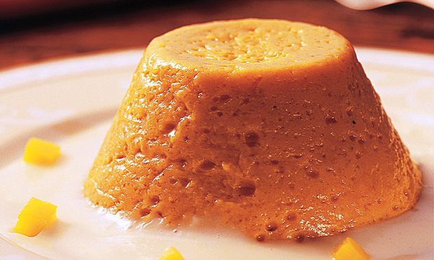 Pudim de Manga com Calda de Gengibre