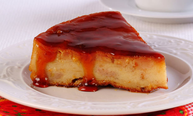 Pudim de pão com banana
