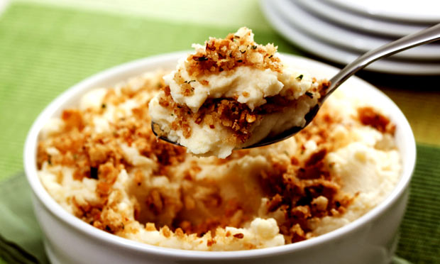 Purê de batata com farofa crocante