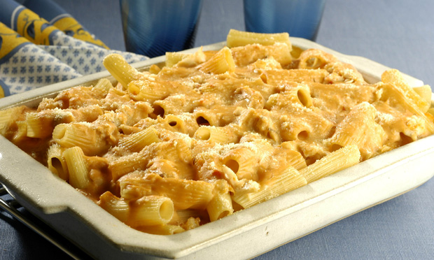 Rigatone com molho de peixe