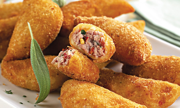 Risoles de pasta de salsicha com ricota