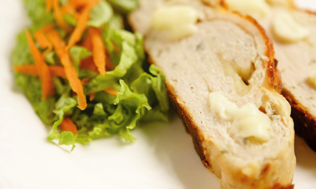 Rocambole de frango e inhame