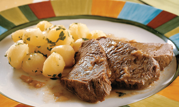 Rosbife com batata bolinha