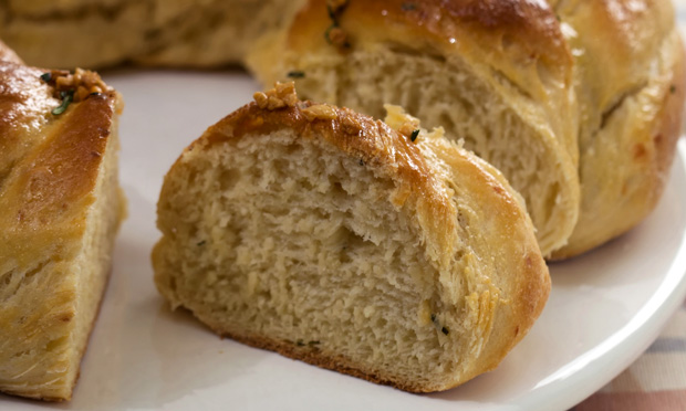 Rosca de batata, queijo e alecrim
