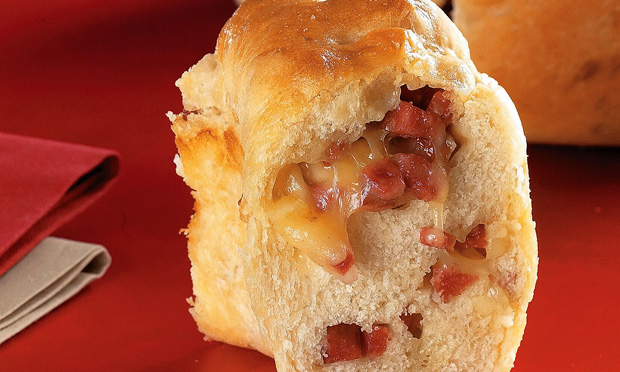 Rosca de mussarela com calabresa