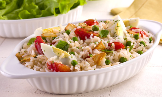 Salada de arroz aromatizada