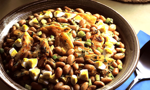Salada de bacalhau com feijão-jalo