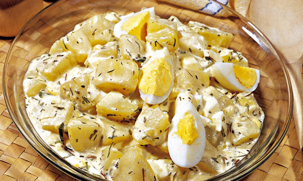 Salada de batata com segurelha