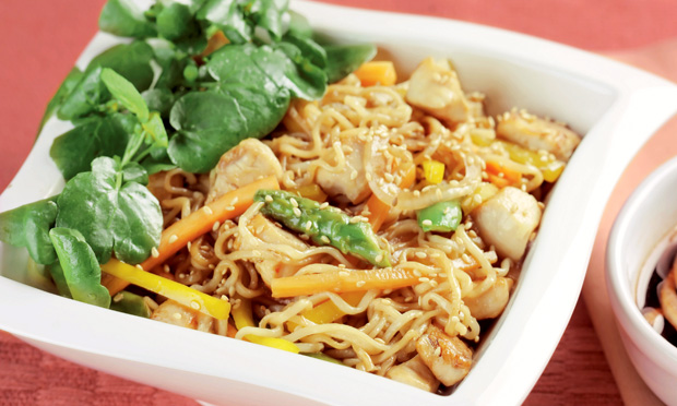 Salada de Frango com Gergelim