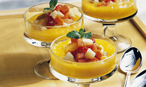 Salada de frutas com creme de manga