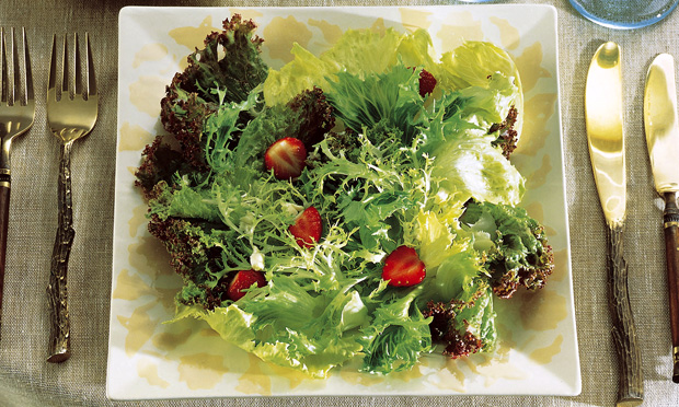 Salada de morango e queijo