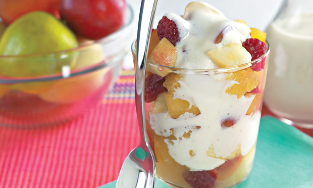 Salada de frutas com creme especial