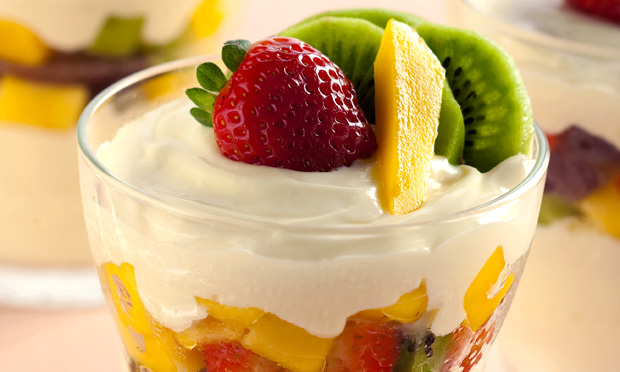 Salada de frutas cremosa