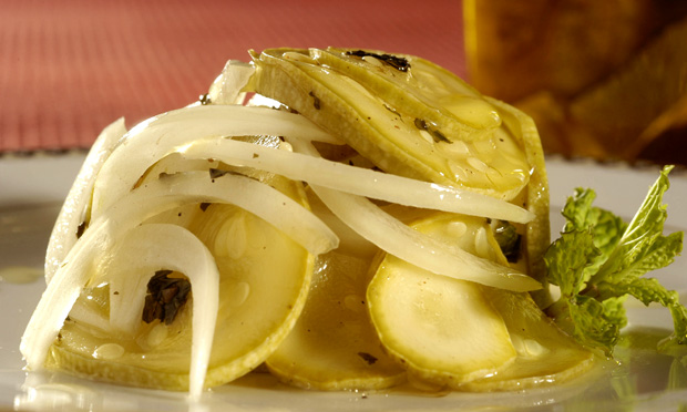 Salada de hortelã e abobrinha