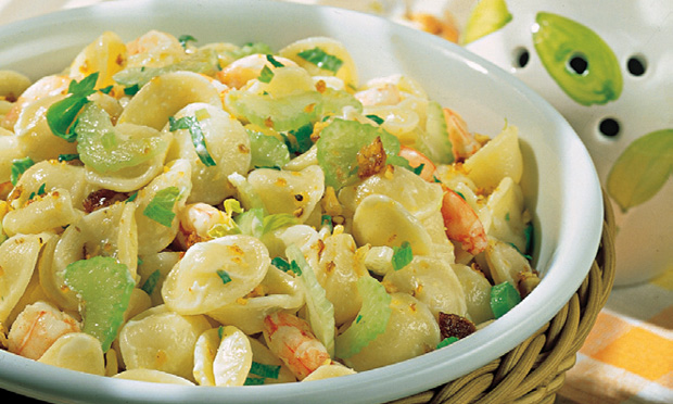 Salada de macarrão e nozes