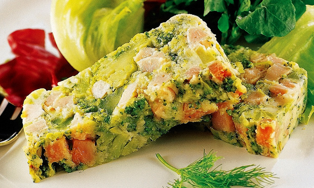 Salada com terrine de brócolis