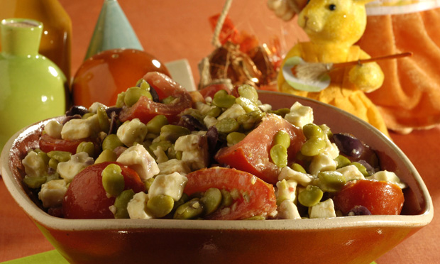 Salada de tomate e fava