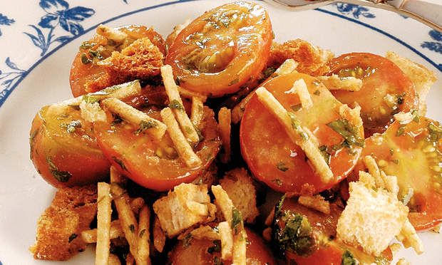 Salada de tomate com pão