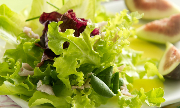 Salada verde com figo