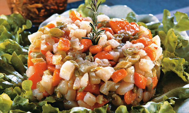 Salada verde com legumes