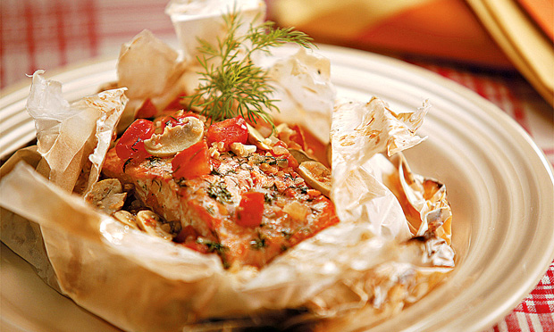 Salmão no pacote com dill