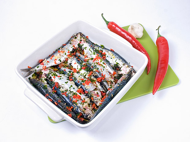 Sardinha assada com pimentões