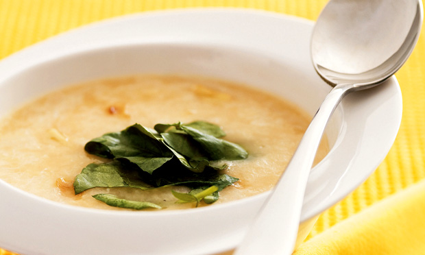 Sopa de alho com agrião