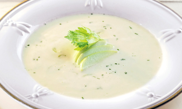 Sopa de maçã e queijo