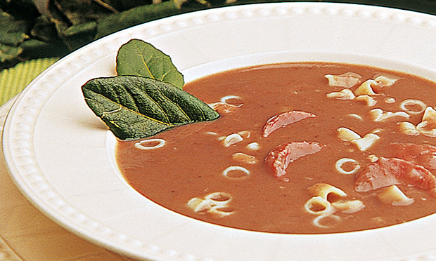 Sopa de feijão com louro