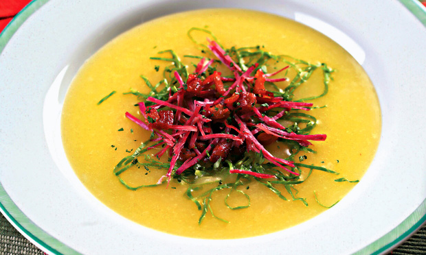 Sopa de mandioca com carne-de-sol