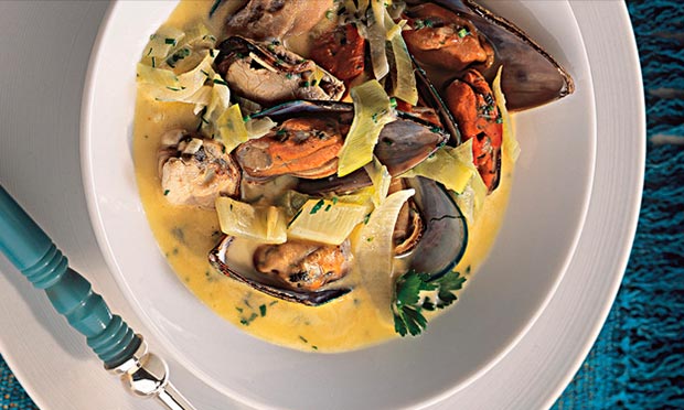 Sopa de mexilhão com erva-doce