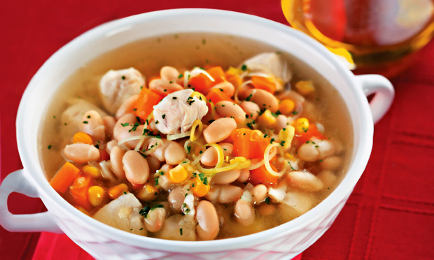 Sopa de peito de frango e feijão-branco