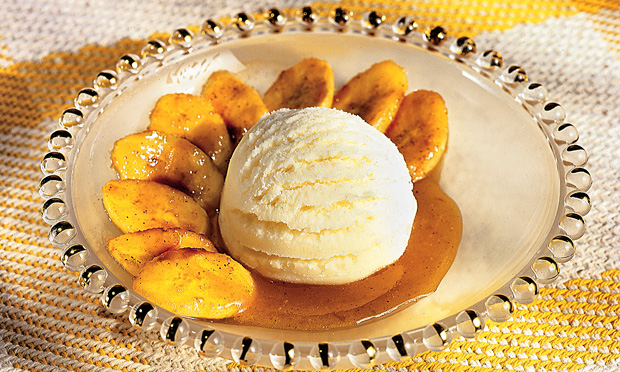 Sorvete com banana flambada