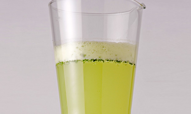 Suco de limão com capim-cidreira