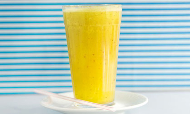 Suco de maçã, limão e gengibre