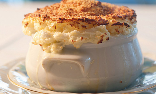Suflê de queijo gruyère