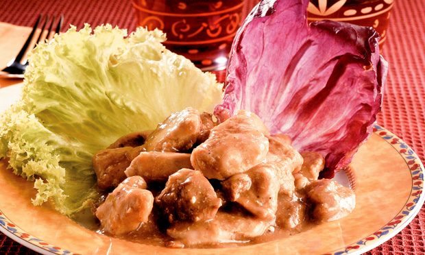 Tiras de frango com creme de cebola