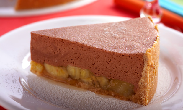 Torta de banana com musse de chocolate