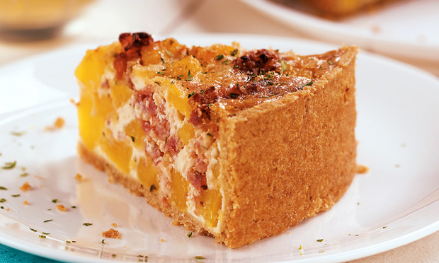 Torta de calabresa com mandioquinha