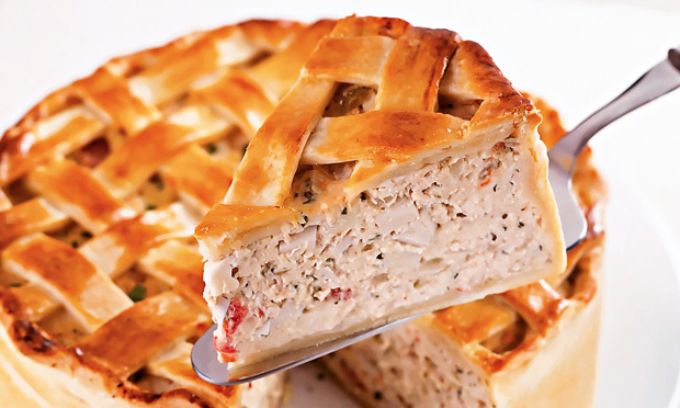 Torta de frango com creme de palmito