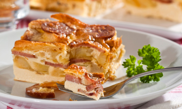 Torta de liquidificador de batata e linguiça