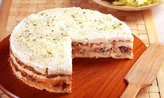 Torta de pão e atum